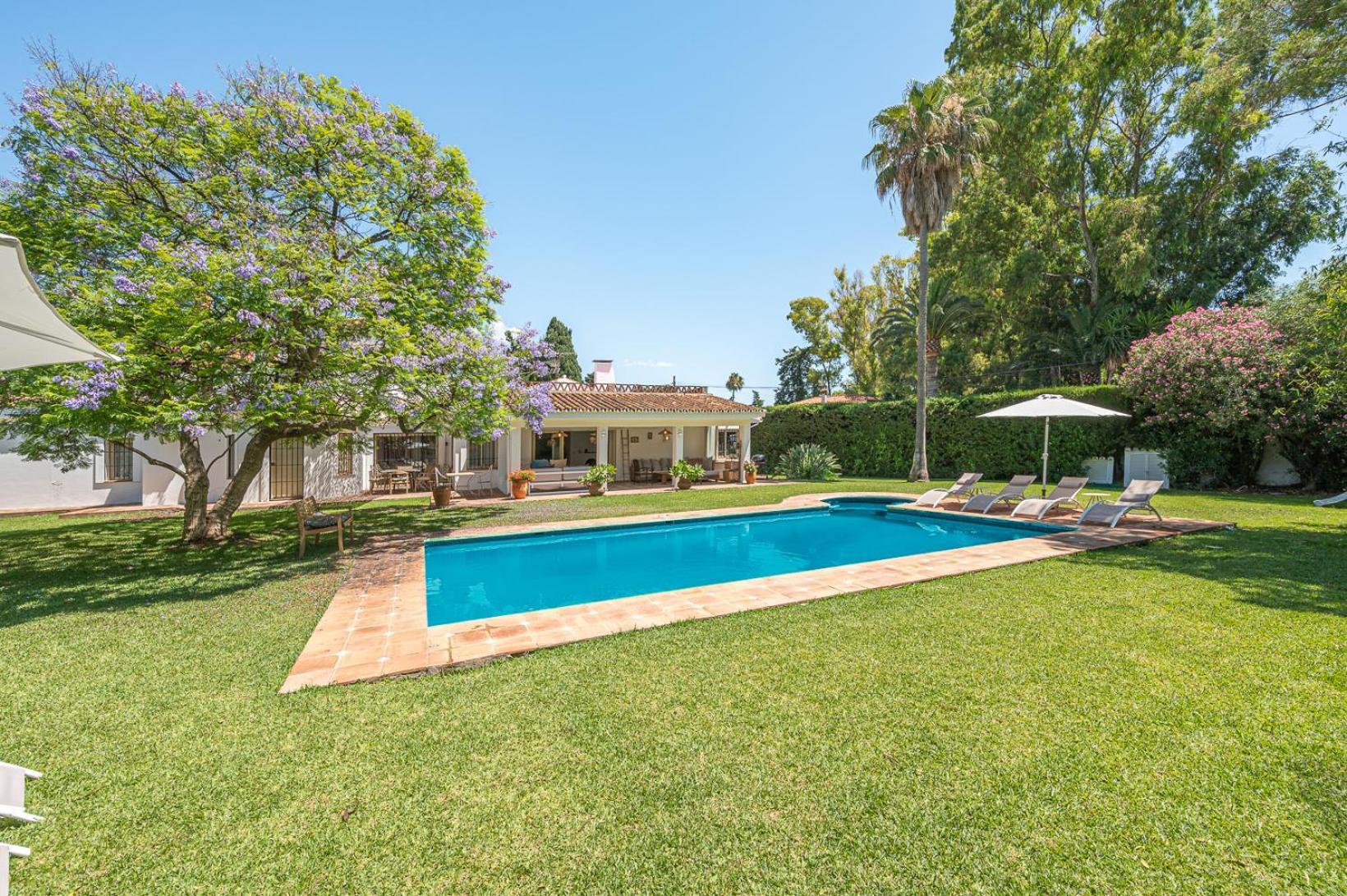 Banus 10 Minutos Villa Estepona Exterior photo